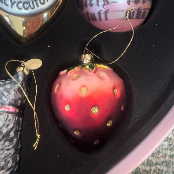 RARE Juicy Couture Set of 6 Blown Glass Christmas Holiday Ornaments Heart Box - Picture 2 of 11